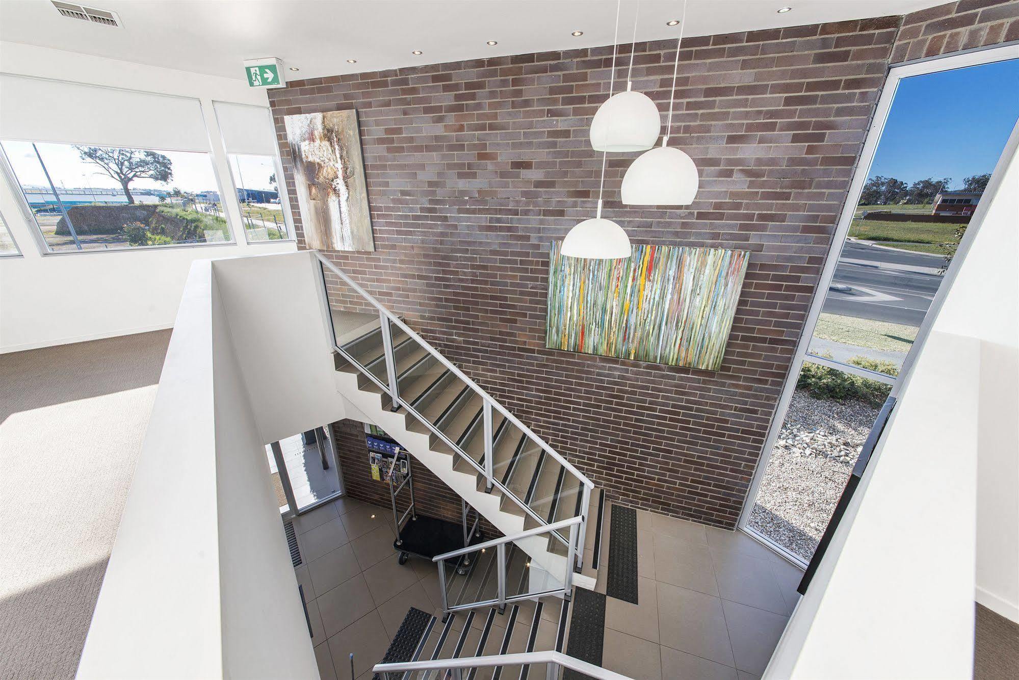 Апарт отель Abode Gungahlin Канберра Экстерьер фото
